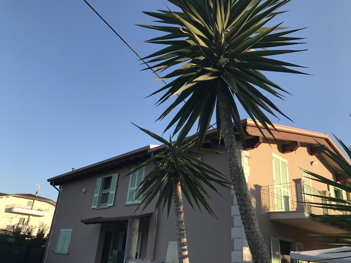 Bba2Passi Bed and Breakfast Marina di Massa Buitenkant foto