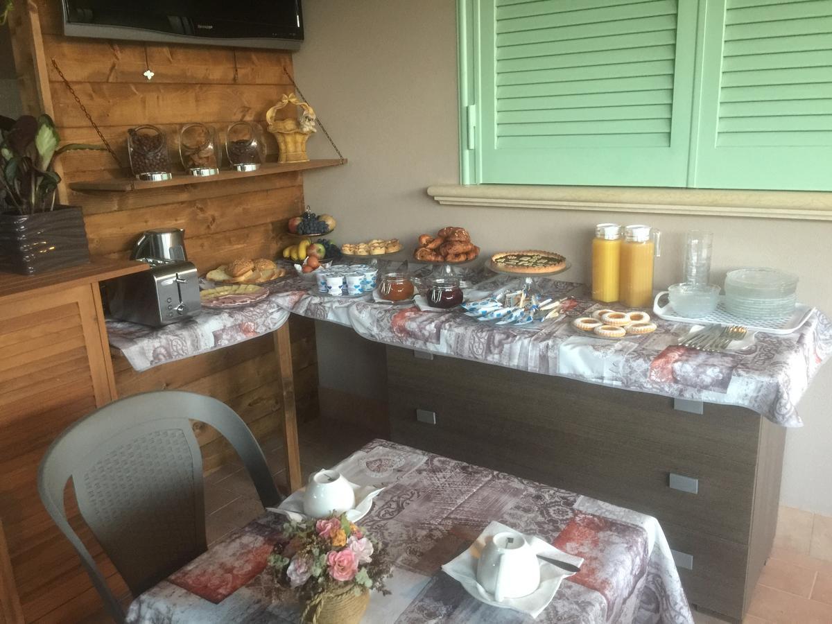 Bba2Passi Bed and Breakfast Marina di Massa Buitenkant foto