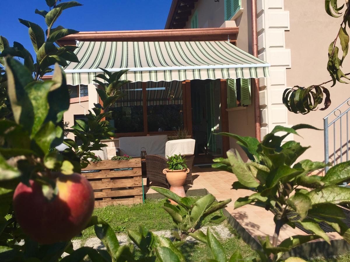 Bba2Passi Bed and Breakfast Marina di Massa Buitenkant foto