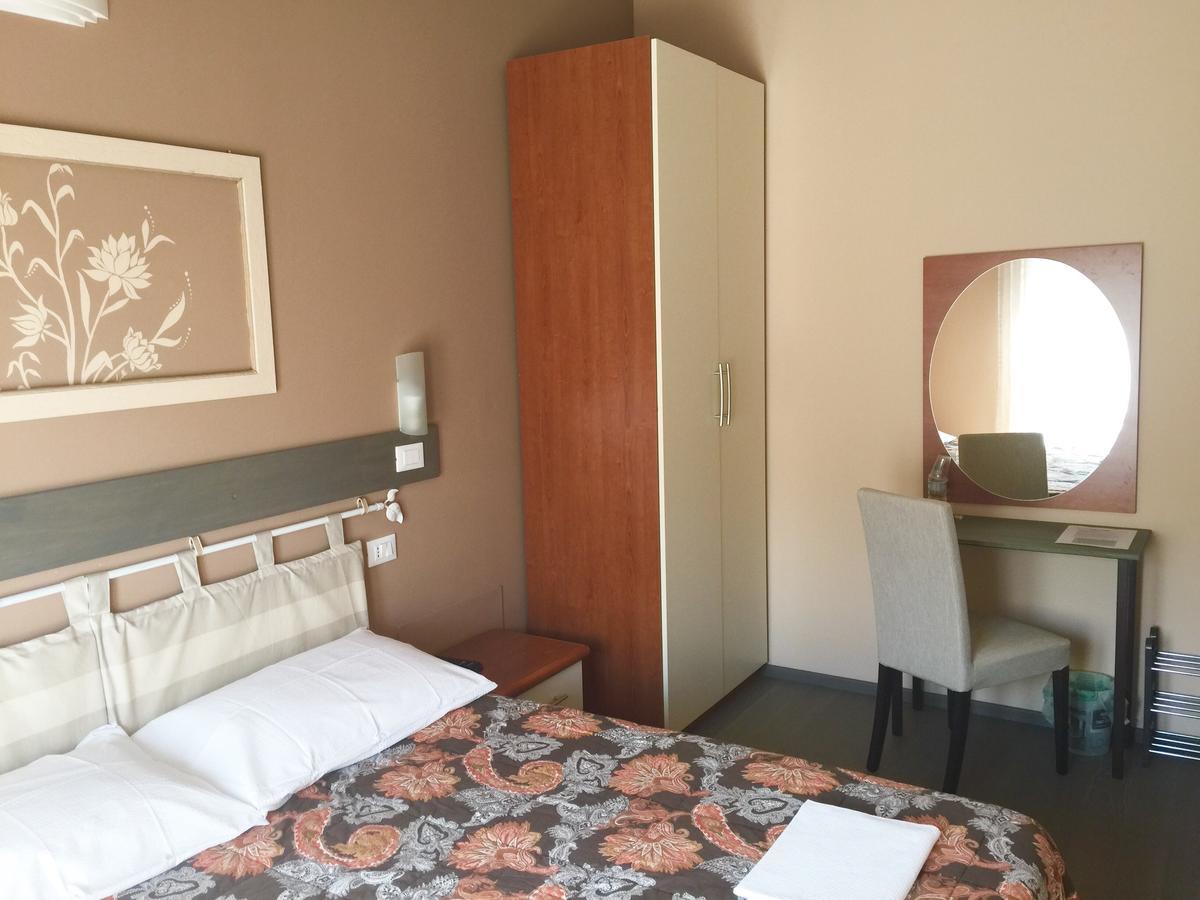 Bba2Passi Bed and Breakfast Marina di Massa Buitenkant foto