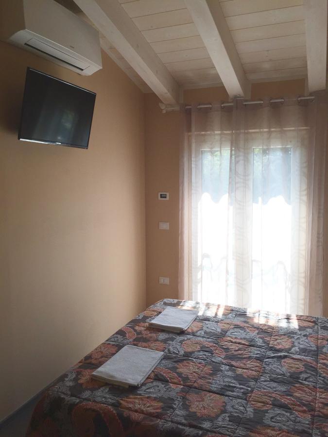 Bba2Passi Bed and Breakfast Marina di Massa Buitenkant foto
