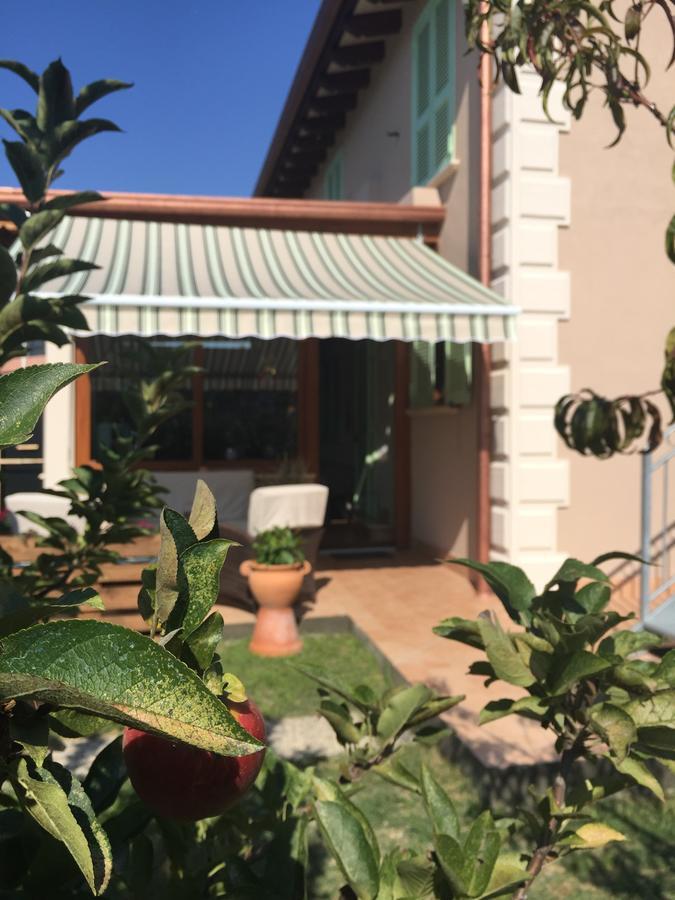 Bba2Passi Bed and Breakfast Marina di Massa Buitenkant foto