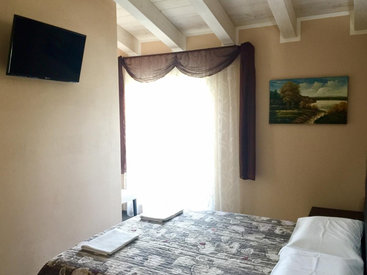 Bba2Passi Bed and Breakfast Marina di Massa Buitenkant foto
