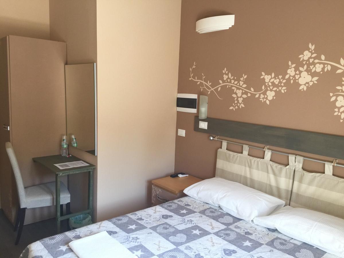 Bba2Passi Bed and Breakfast Marina di Massa Buitenkant foto